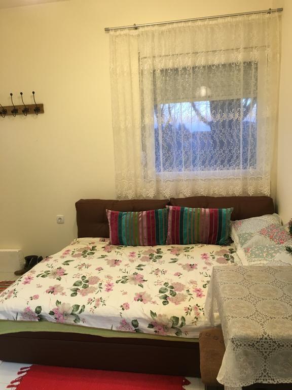Apartment Vistanova Vrdnik Δωμάτιο φωτογραφία